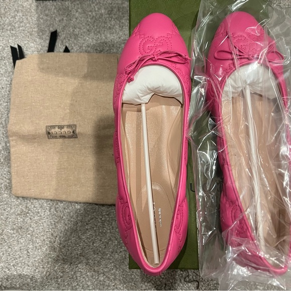 Gucci Women's Quilted Nappa Charlott Leather Ballet Flats - Picture 4 of 6